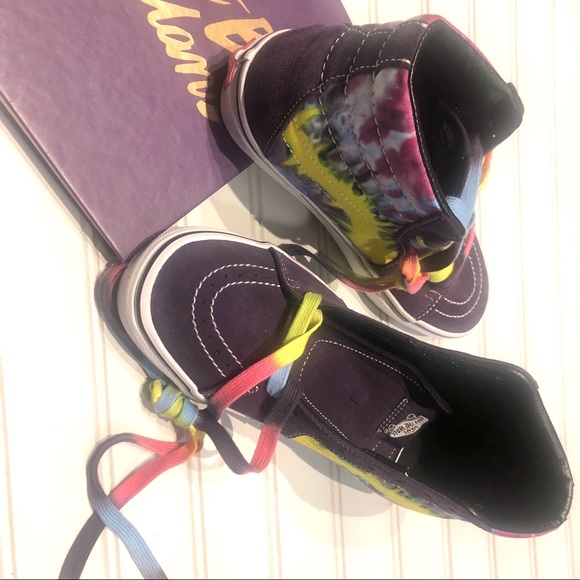 Vans - Picture 6 of 8